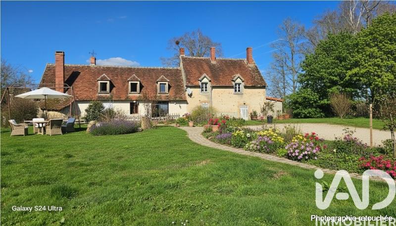 Maison - 236 m² - 7 pièces