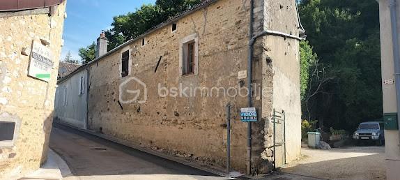 Maison ancienne - 74 m² - 1 pièce