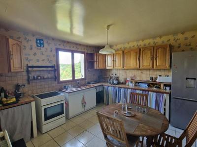 Maison - 94 m² - 4 pièces