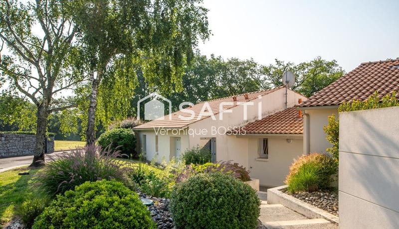 Villa - 236 m² - 8 pièces