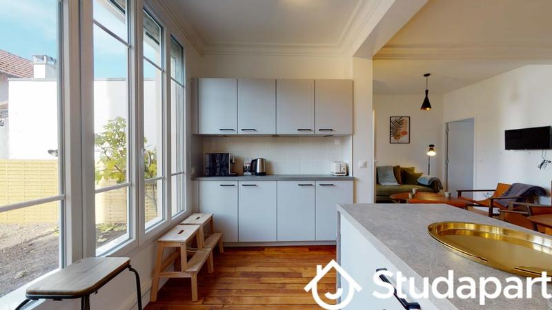 Chambre - 11 m² - 1 pièce