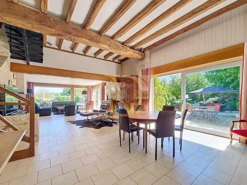 Propriété - 350 m² - 10 pièces