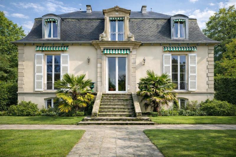 Demeure - 308 m² - 7 pièces