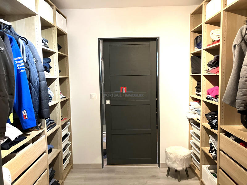 Maison contemporaine - 200 m² - 8 pièces