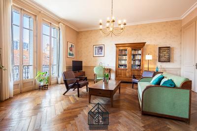 Appartement - 235 m² - 5 pièces