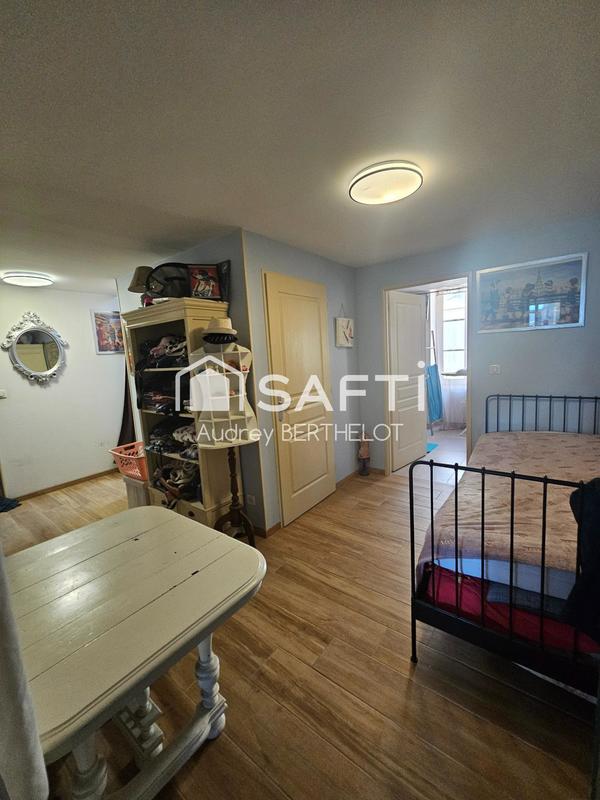 Maison - 256 m² - 8 pièces