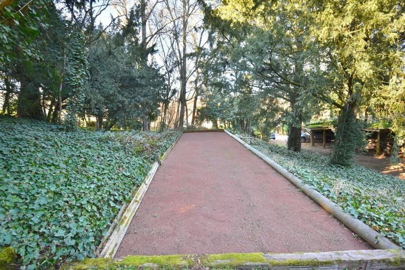 Propriété - 435 m² - 10 pièces