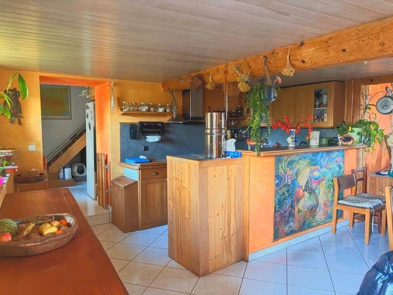 Maison - 202 m² - 6 pièces