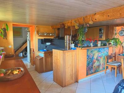 Maison - 202 m² - 6 pièces