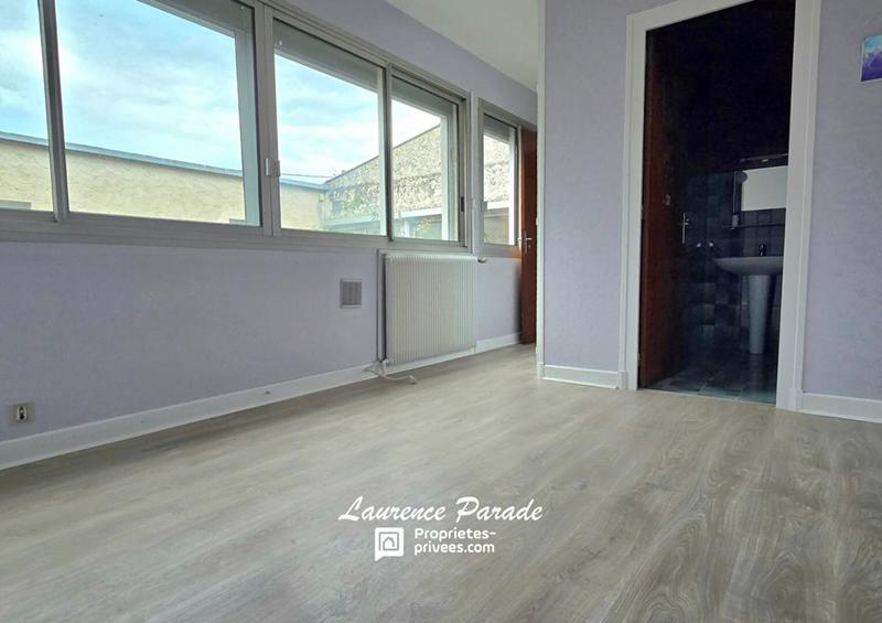 Maison - 280 m² - 9 pièces