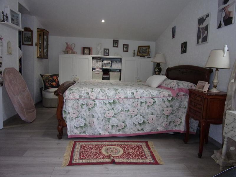 Maison - 230 m² - 12 pièces