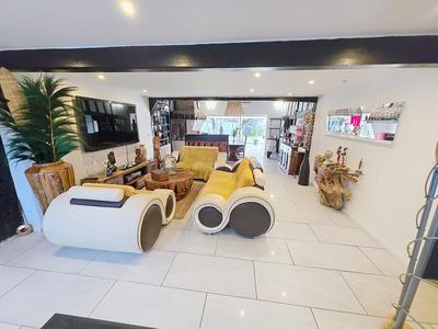 Maison - 160 m² - 9 pièces