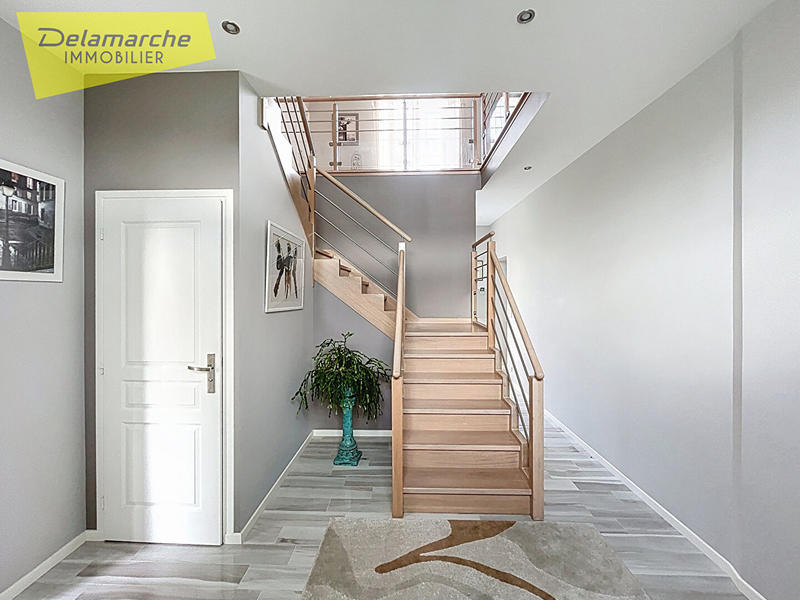 Maison - 294 m² - 9 pièces