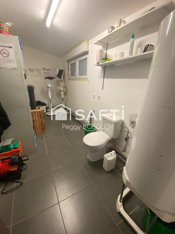 Local commercial - 85 m² - 4 pièces