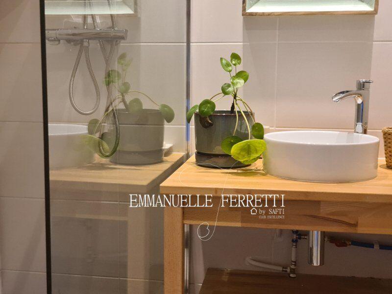 Maison - 177 m² - 8 pièces