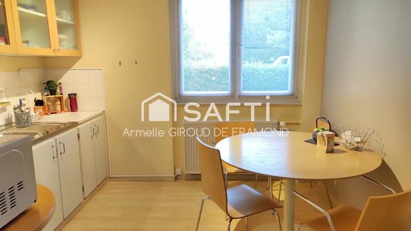 Local commercial - 99 m² - 7 pièces