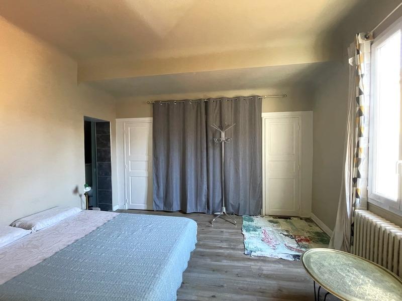 Maison de ville - 251 m² - 7 pièces