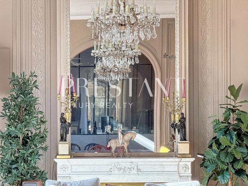 Appartement - 231 m² - 6 pièces