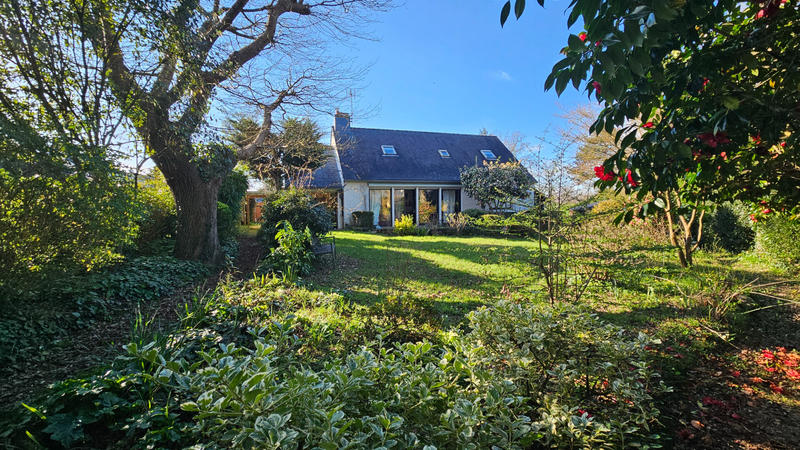 Maison - 166 m² - 8 pièces