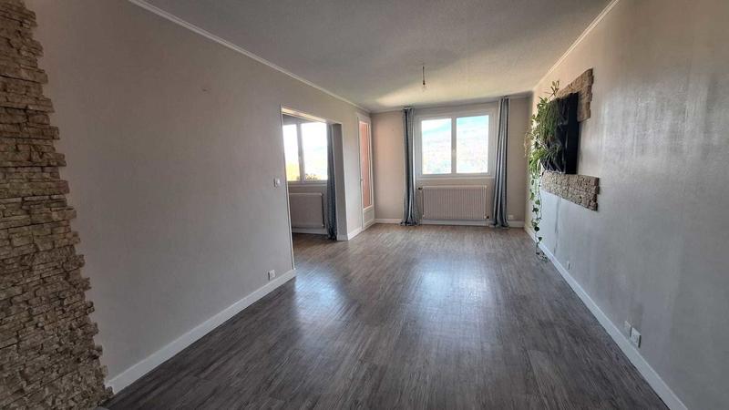Appartement - 90 m² - 5 pièces