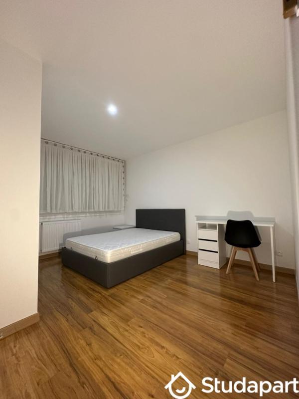 Chambre - 12 m² - 1 pièce