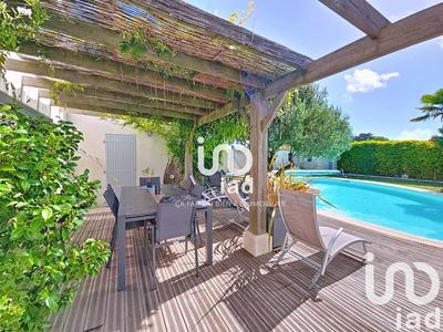 Maison - 203 m² - 9 pièces