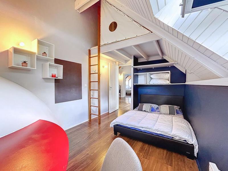 Maison - 221 m² - 6 pièces