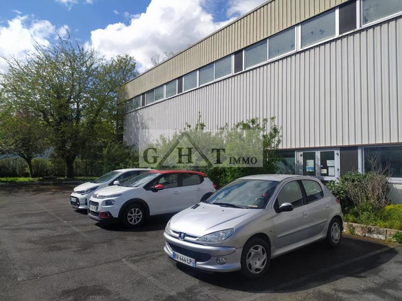 Entrepôt - 3 680 m²