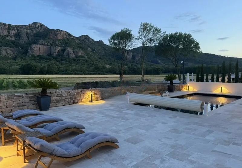 Mas - 800 m² - 15 pièces