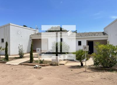 Propriété - 304 m² - 12 pièces