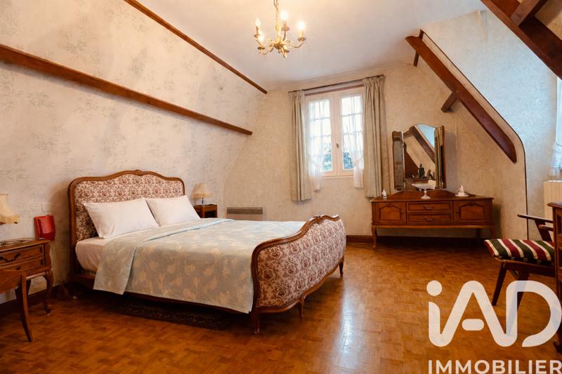 Maison - 200 m² - 8 pièces