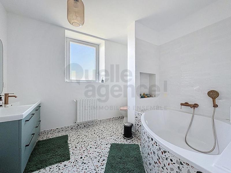 Maison - 160 m² - 8 pièces