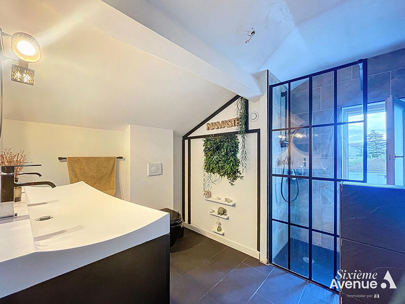 Maison - 160 m² - 7 pièces