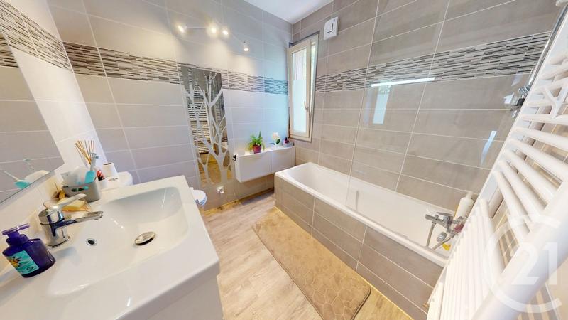 Maison - 112 m² - 6 pièces