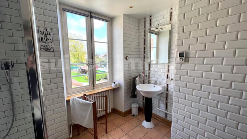 Maison - 315 m² - 12 pièces