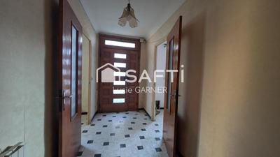 Maison - 244 m² - 7 pièces