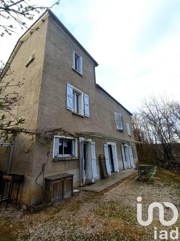 Maison - 210 m² - 8 pièces