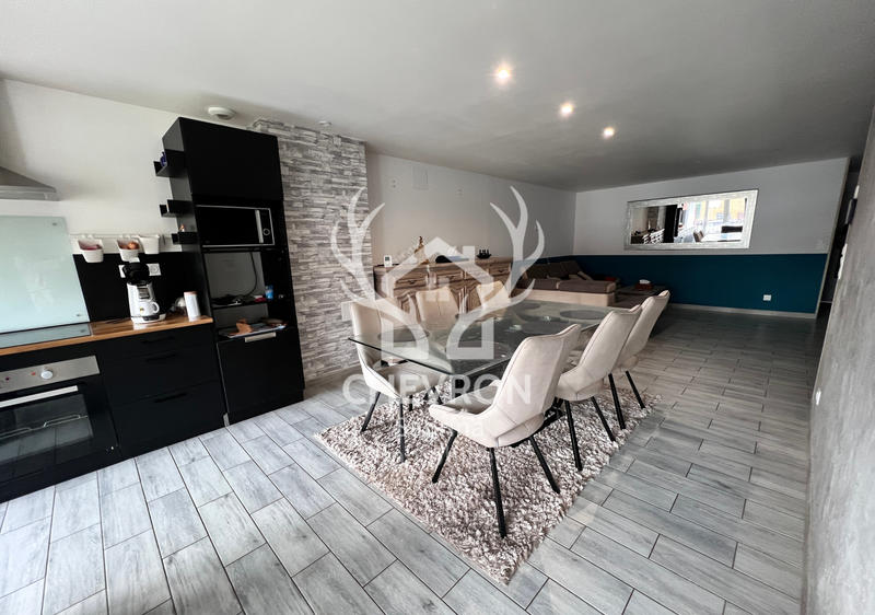 Maison - 99 m² - 4 pièces