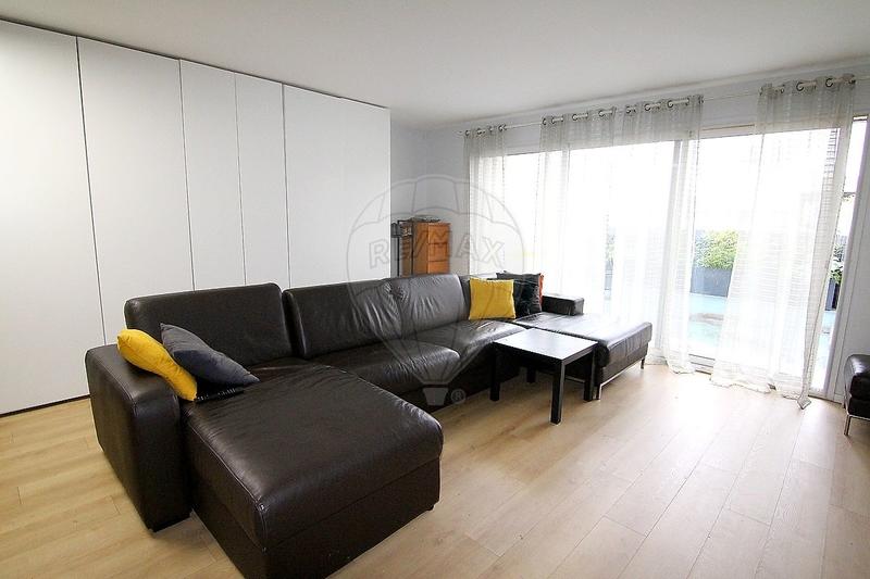 Maison - 142 m² - 9 pièces