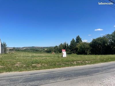 Terrain constructible - 1 200 m²