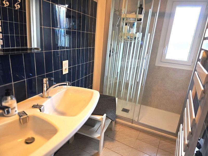 Maison traditionnelle - 200 m² - 9 pièces