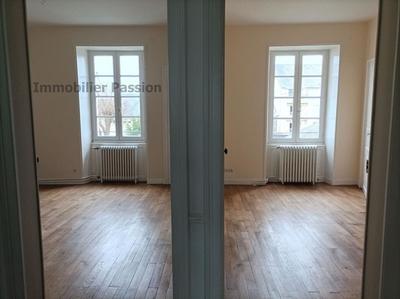 Maison ancienne - 318 m² - 15 pièces
