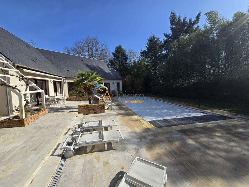 Villa - 260 m² - 6 pièces