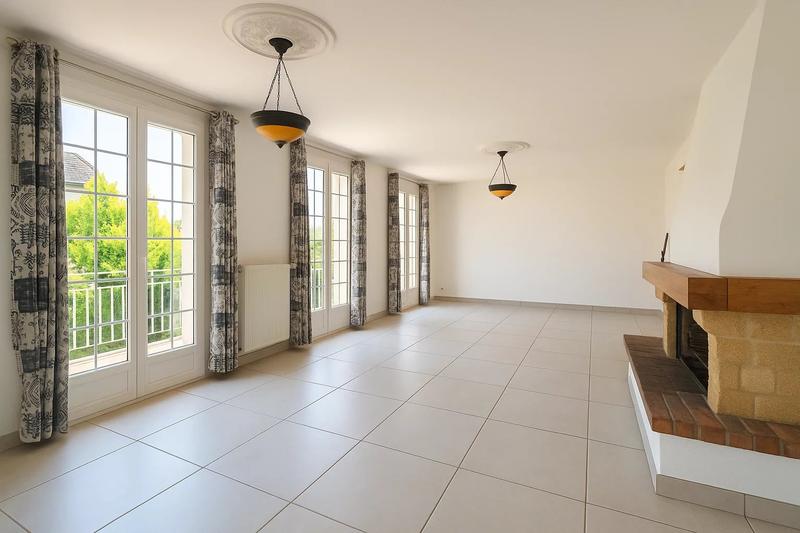 Maison - 200 m² - 10 pièces