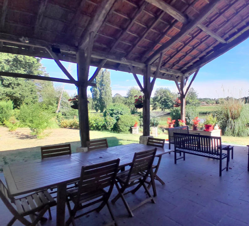 Maison en pierre - 260 m² - 8 pièces