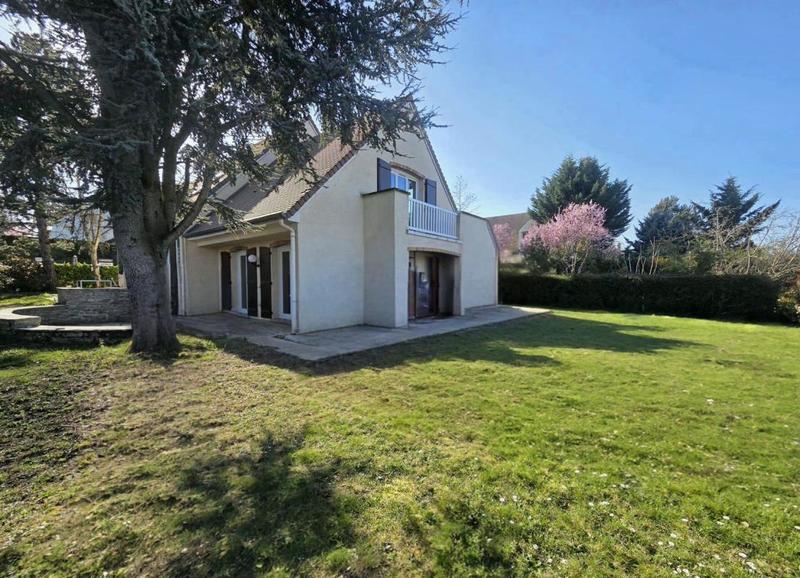 Maison - 205 m² - 8 pièces