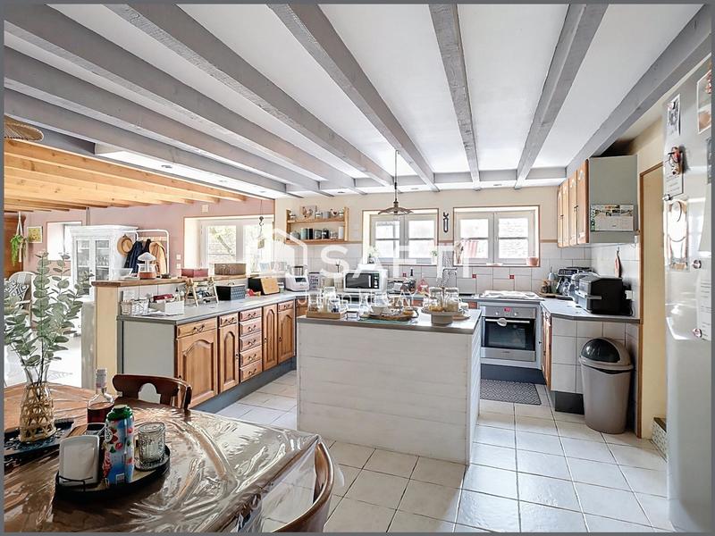 Maison - 196 m² - 5 pièces