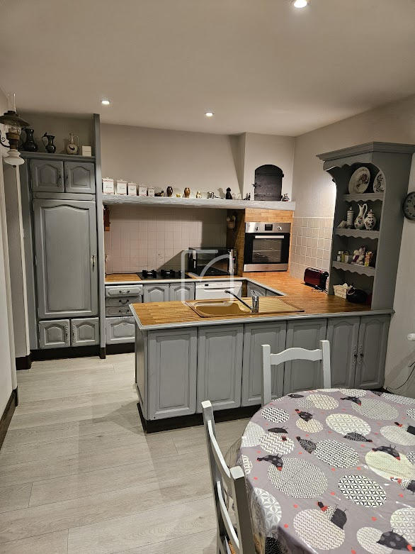 Maison - 168 m² - 7 pièces