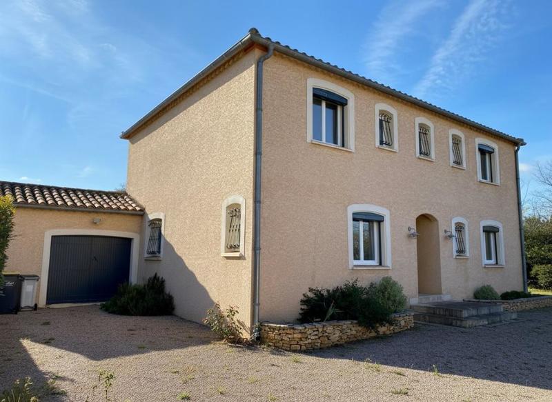 Propriété - 180 m² - 8 pièces