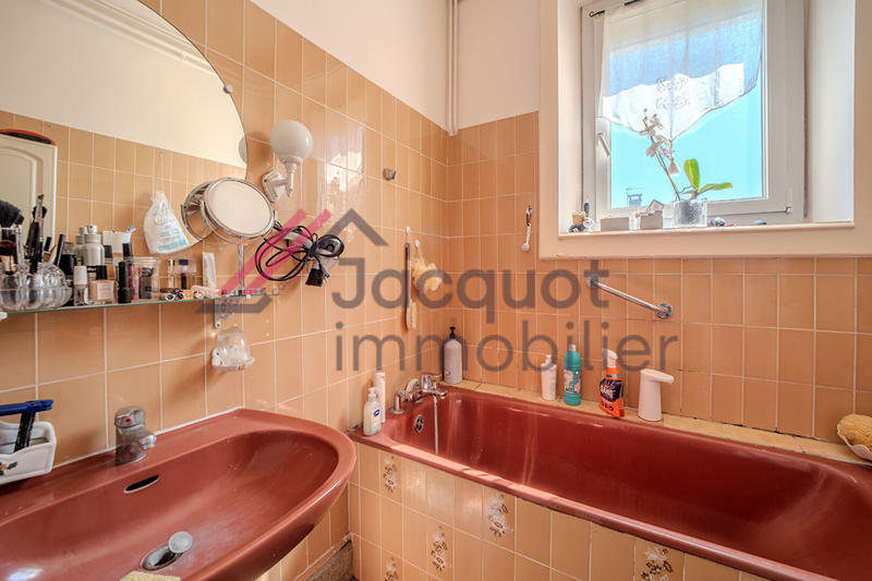 Maison - 211 m² - 10 pièces